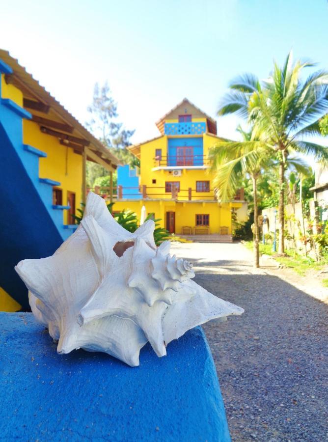 Livingston Resort Hotel Exterior foto